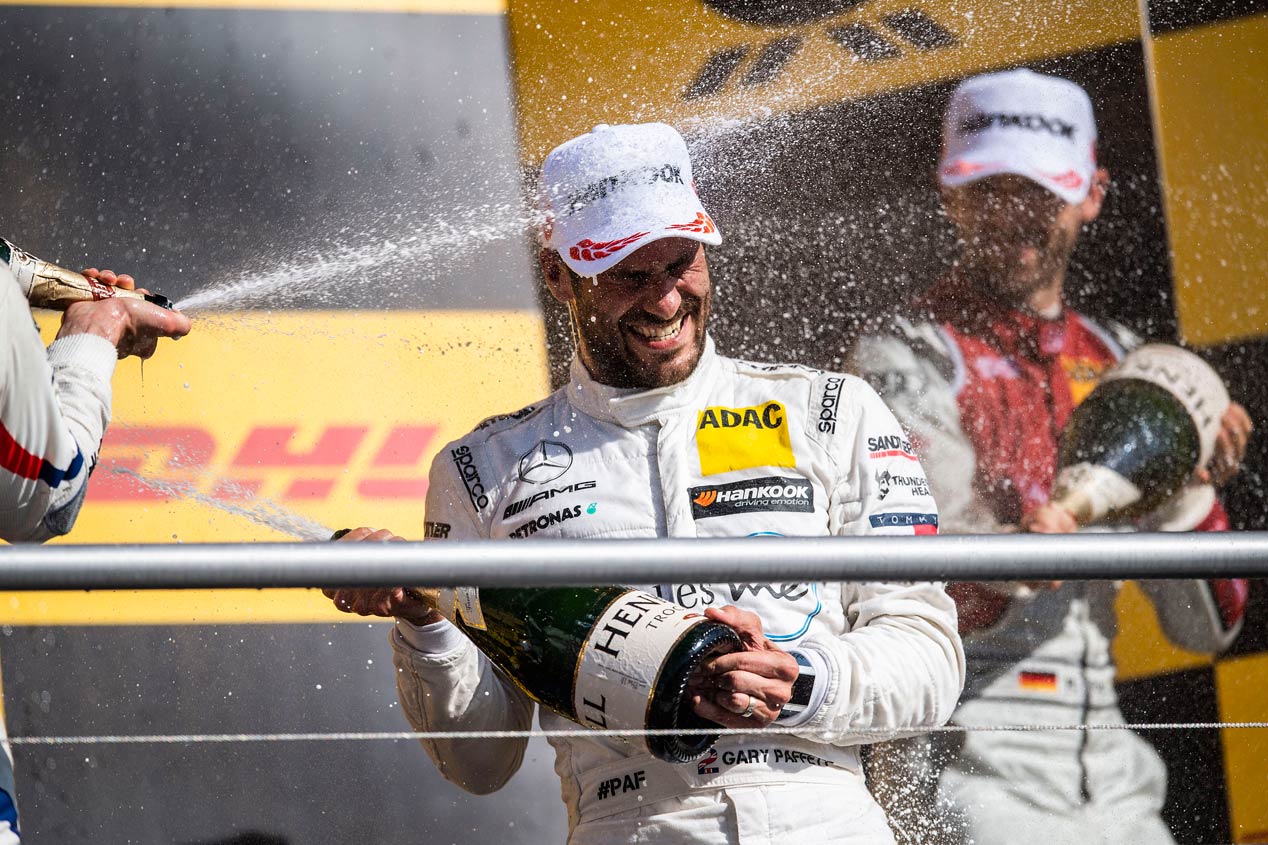 Mercedes se va del DTM por la puerta grande