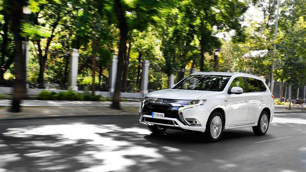 Mitsubishi Outlander PHEV: un SUV lleno de ventajas “0 emisiones” (VÍDEO)