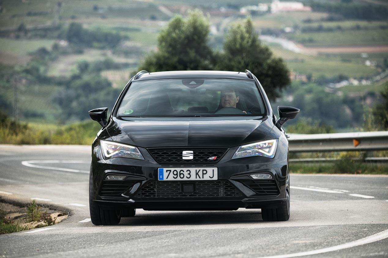 El Seat León ST Cupra Black Carbon, en imágenes