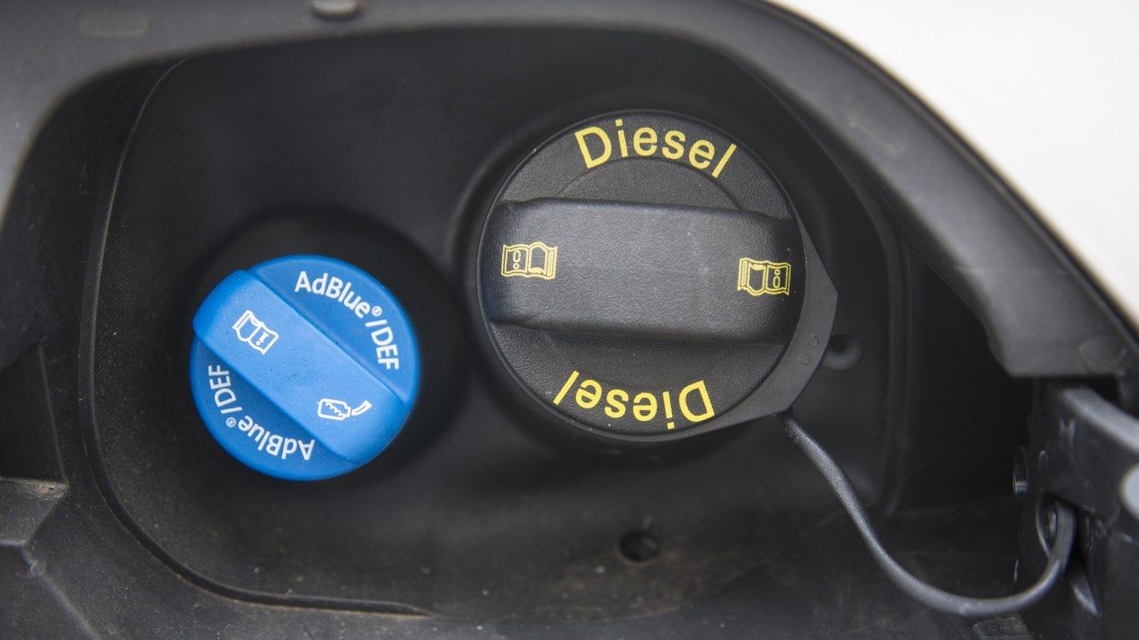 Dudas: ¿cuánto cuesta rellenar el depósito AdBlue de los coches Diesel nuevos?