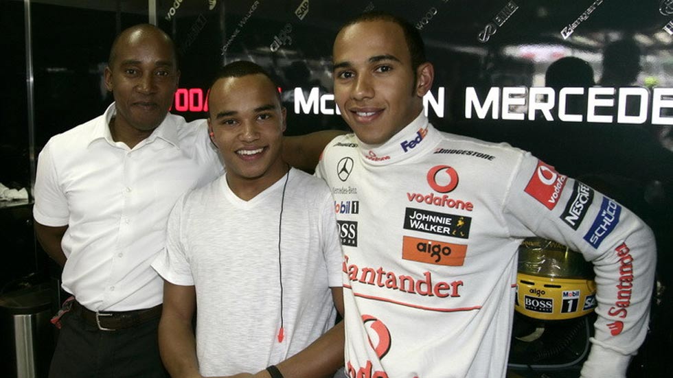 Lewis Hamilton su padre y su hermano