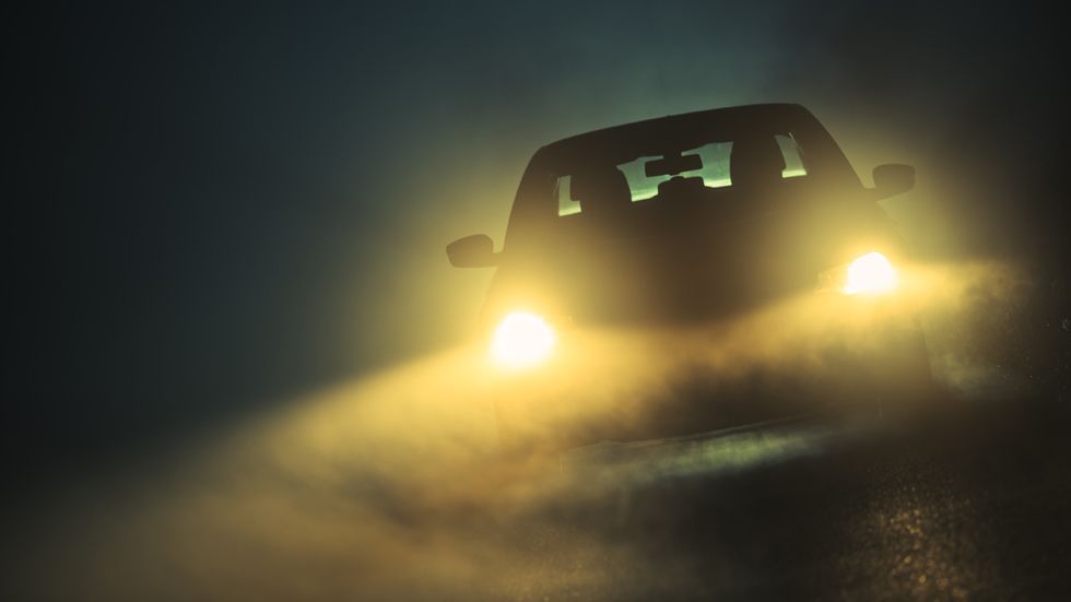 Si tienes un coche negro, vigila: la Guardia Civil te avisa