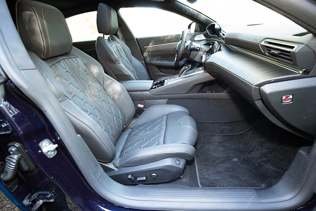 Audi A4 y Peugeot 508, cara a cara