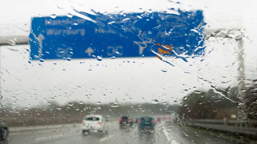 Aquaplaning y lluvia: trucos para conducir seguros