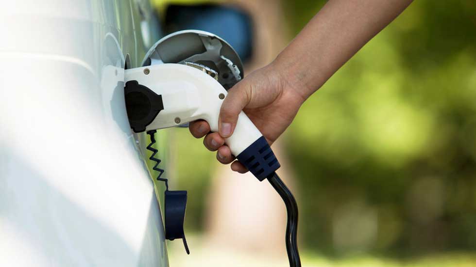 Más del 90 por ciento de los españoles, a favor de la subvención de los coches eléctricos