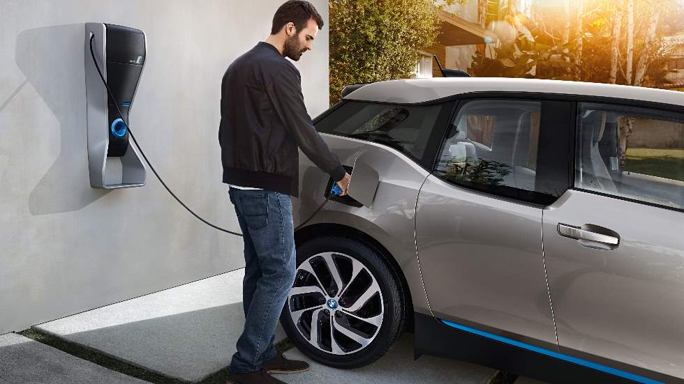 Las ventas de coches híbridos y eléctricos comienzan a despegar