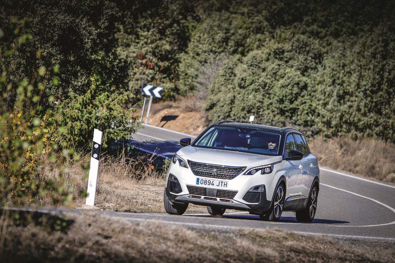 ¿Diesel o gasolina? Lo analizamos en el Ateca, 3008, GLA, Grandlanx X y Kodiaq