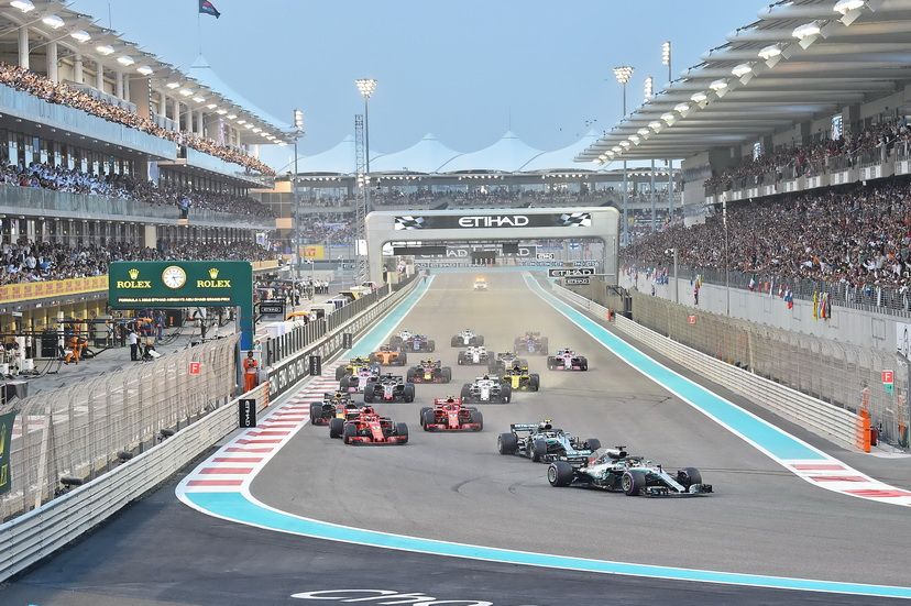 Salida de la carrera de Abu Dabi