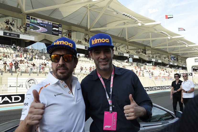 Alonso con Johnson