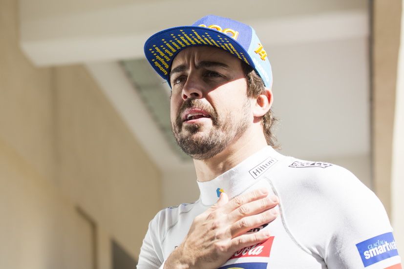 Alonso lleva bajo la visera de su gorra sus victorias