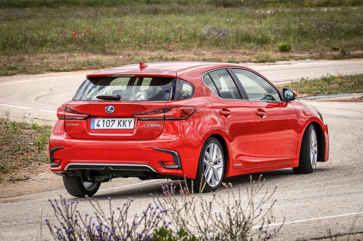 Supercomparativa de compactos: A3, Serie 1, Clase A, Golf, Q30, CT, V40 y DS 4