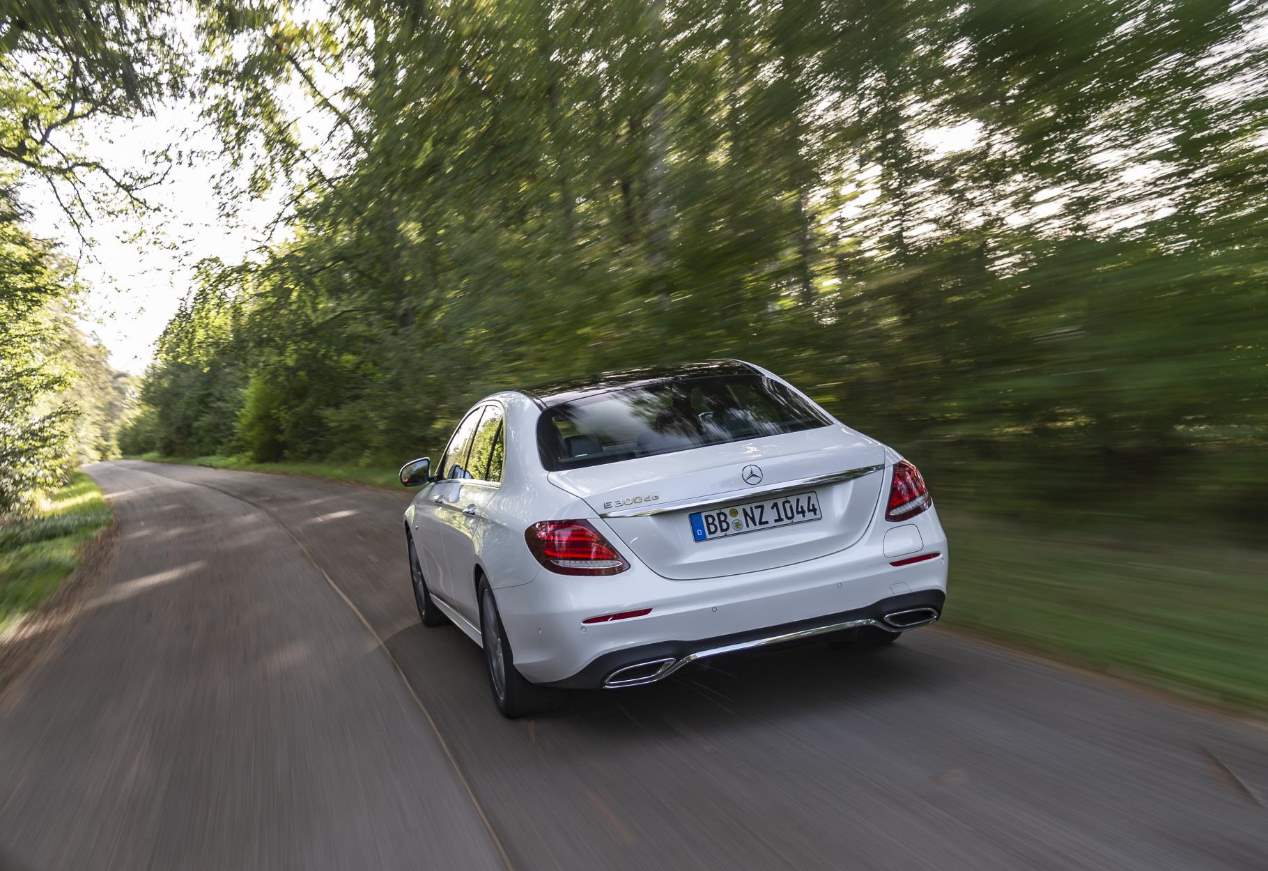 Mercedes Clase E 300 de híbrido enchufable, en imágenes