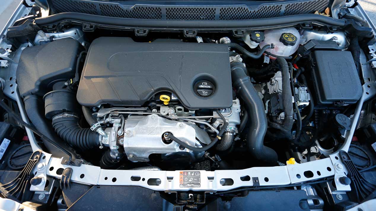 BMW Serie 1 y Opel Astra: los compactos, ¿mejor Diesel o gasolina? ¿Premium o generalista?