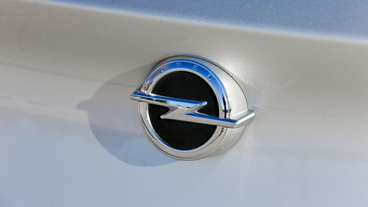 BMW Serie 1 y Opel Astra: los compactos, ¿mejor Diesel o gasolina? ¿Premium o generalista?