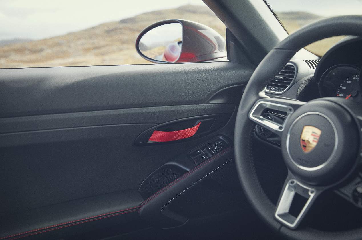 Los Porsche 718 T Boxster y Cayman 2019, en imágenes