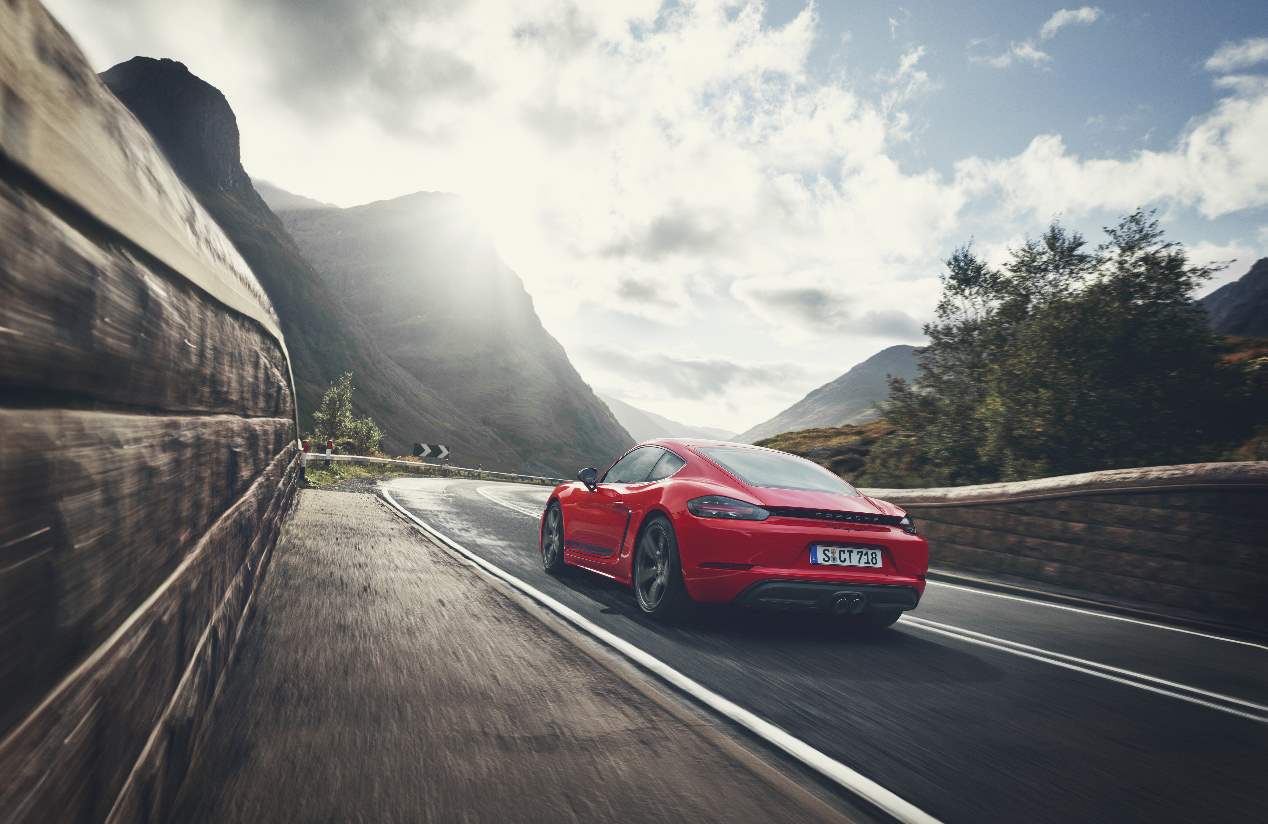 Los Porsche 718 T Boxster y Cayman 2019, en imágenes