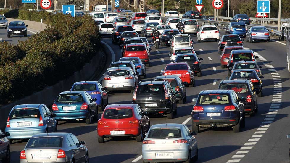 Dispositivo de Navidad: la DGT controlará nuestras carreteras con 12 helicópteros y 11 drones