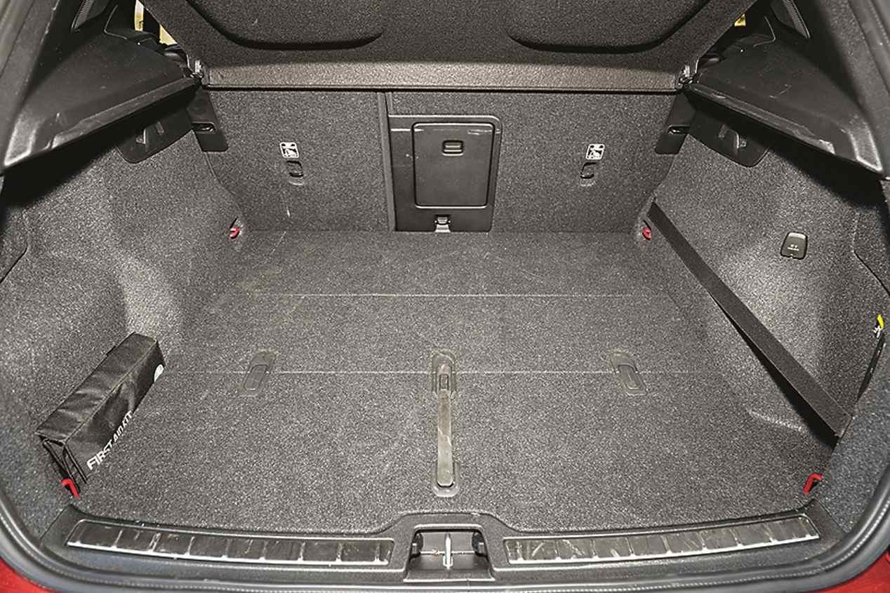 Comparativa: Kia Sportage 2.0 Mild Hybrid vs Volvo XC40 D4