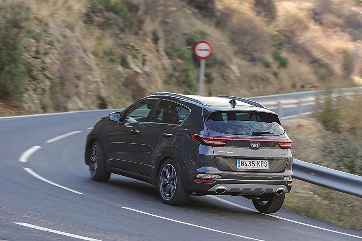 Comparativa: Kia Sportage 2.0 Mild Hybrid vs Volvo XC40 D4
