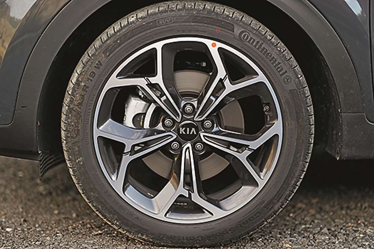Comparativa: Kia Sportage 2.0 Mild Hybrid vs Volvo XC40 D4