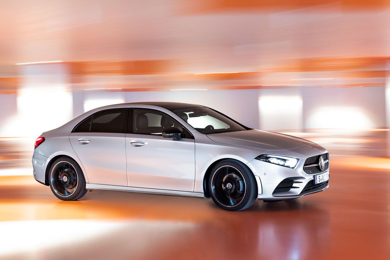Las mejores berlinas que llegarán en 2019: Serie 3, Passat, Model 3, A4, Octavia...
