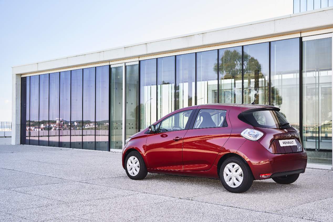 Los coches eléctricos e híbridos más vendidos en España, en imágenes