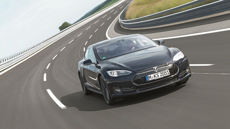 El piloto automático de Tesla también ha provocado accidentes fatales
