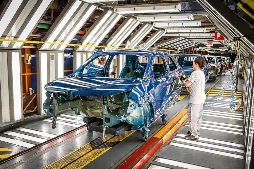 ¿Crisis en el automóvil? Despidos en marcas y el mercado chino, a la baja