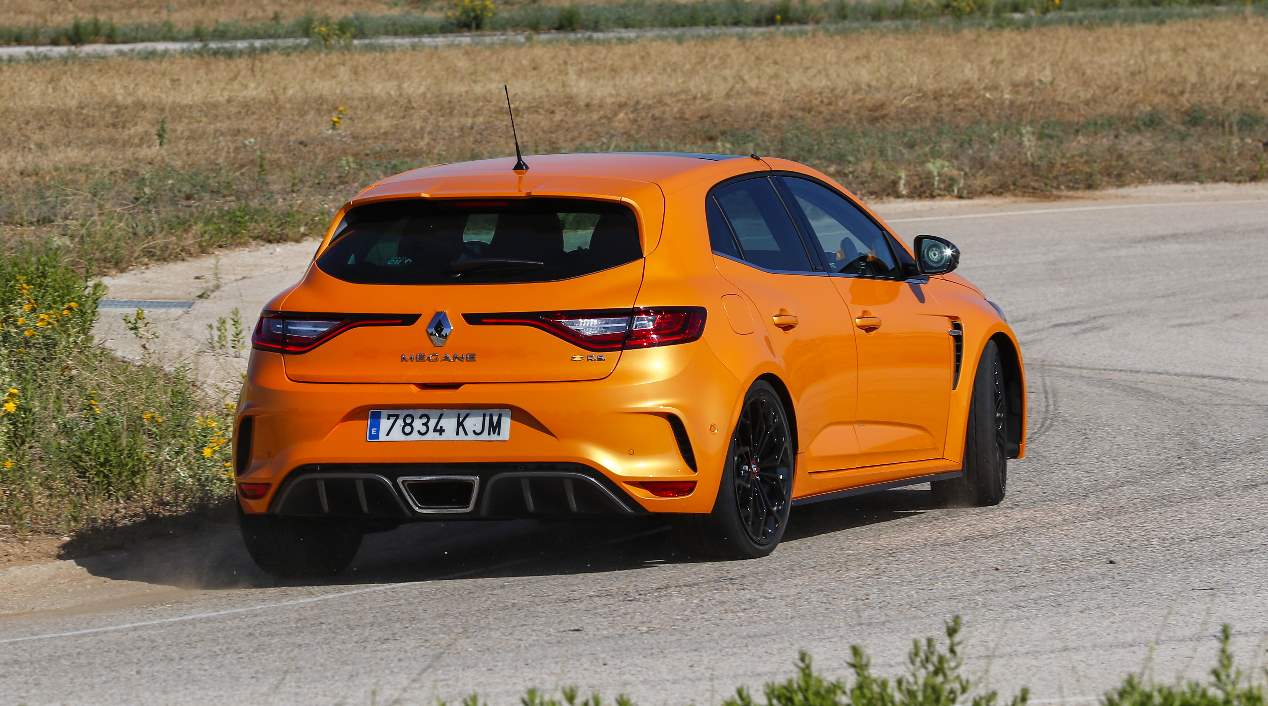 A prueba los Hyundai i30N Performance, Peugeot 308 GTi y Renault Mégane RS