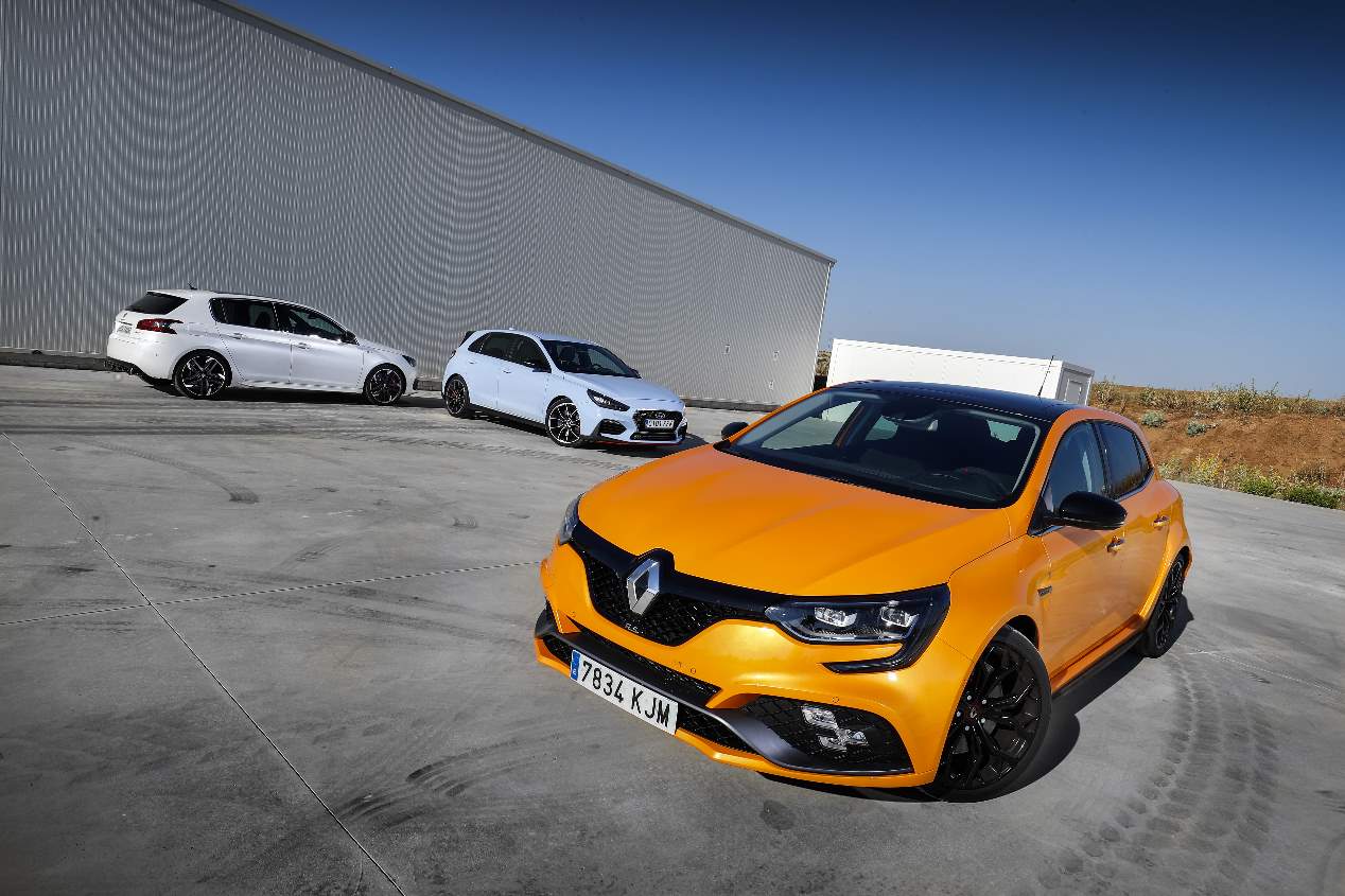 A prueba los Hyundai i30N Performance, Peugeot 308 GTi y Renault Mégane RS