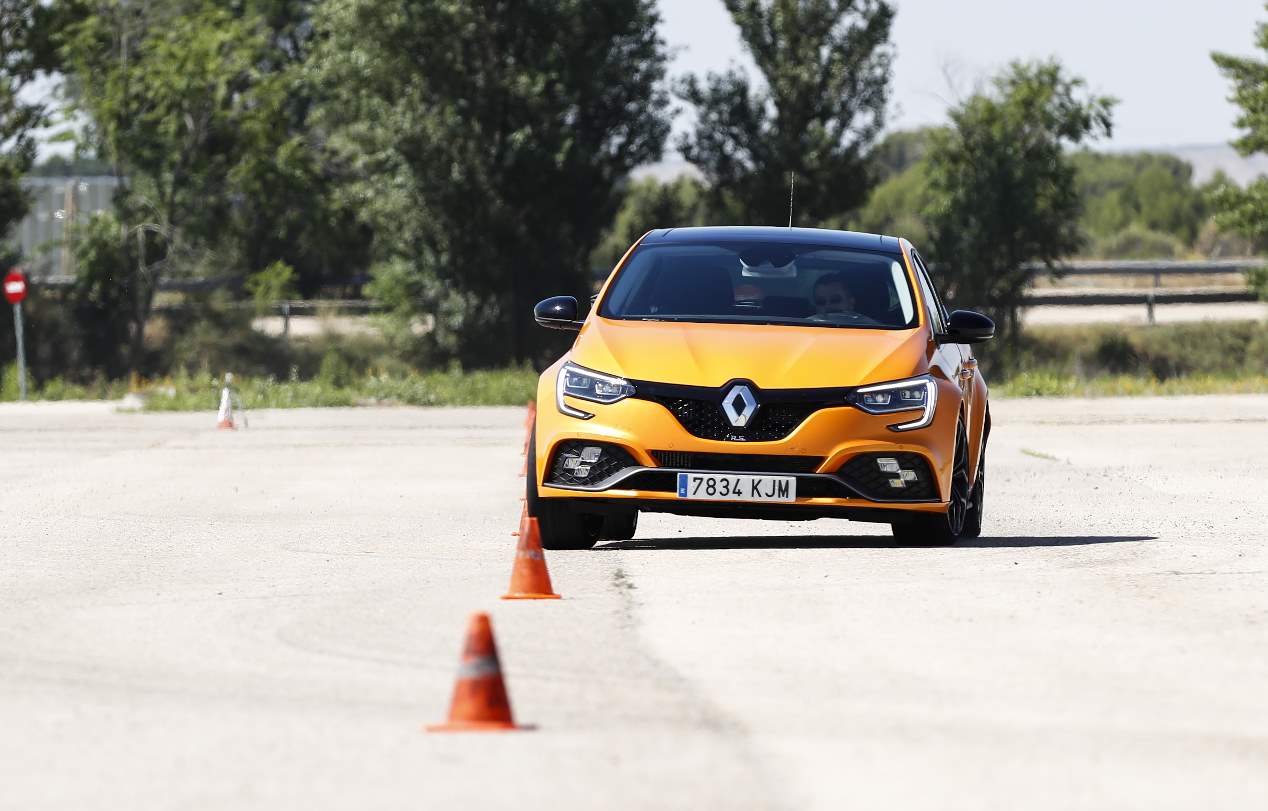 A prueba los Hyundai i30N Performance, Peugeot 308 GTi y Renault Mégane RS
