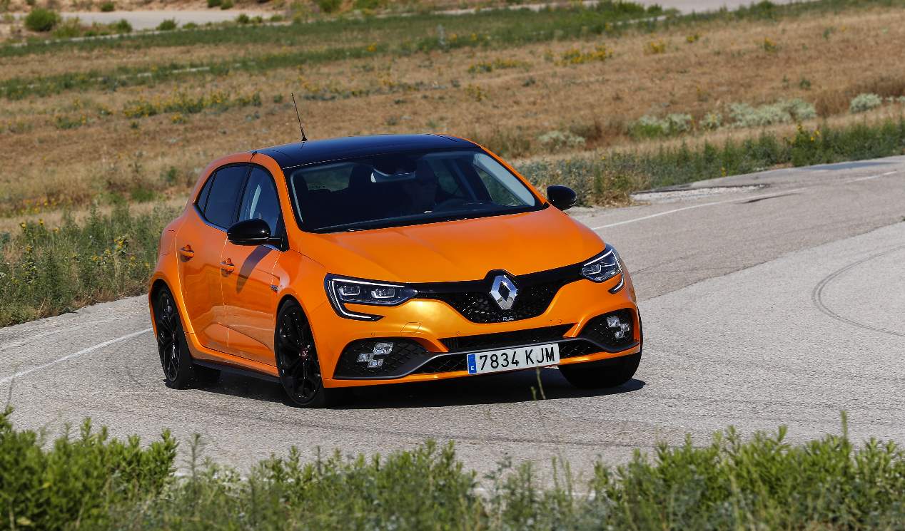 A prueba los Hyundai i30N Performance, Peugeot 308 GTi y Renault Mégane RS