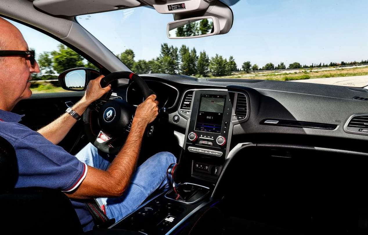 A prueba los Hyundai i30N Performance, Peugeot 308 GTi y Renault Mégane RS