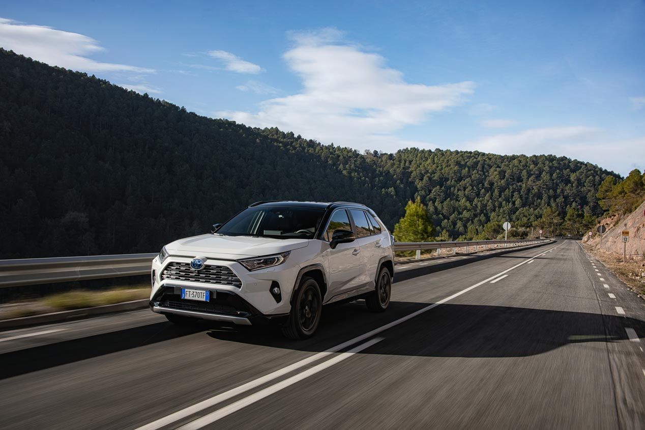 Toyota RAV4 2019, así va el SUV híbrido más eficiente
