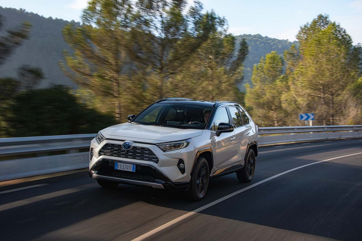 Toyota RAV4 2019, así va el SUV híbrido más eficiente