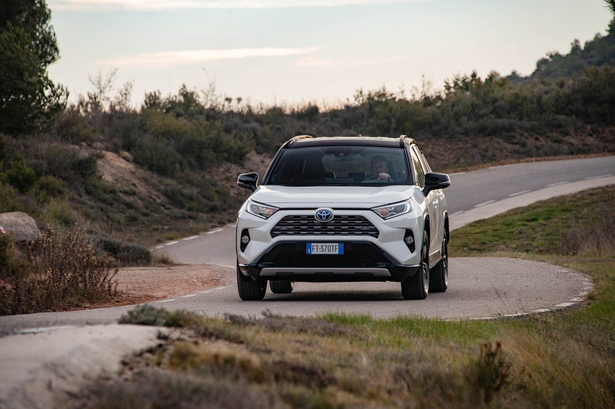 Toyota RAV4 2019, así va el SUV híbrido más eficiente