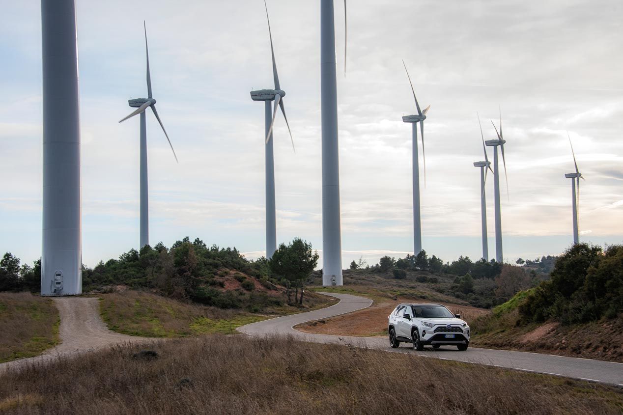Toyota RAV4 2019, así va el SUV híbrido más eficiente