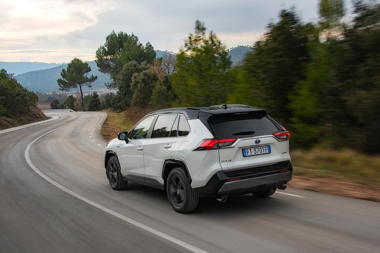 Toyota RAV4 2019, así va el SUV híbrido más eficiente