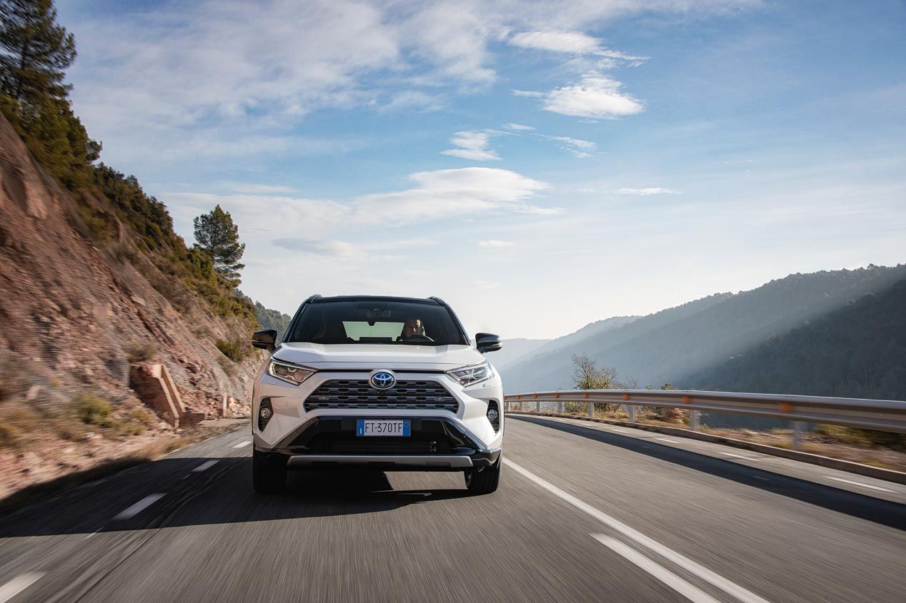 Toyota RAV4 2019, así va el SUV híbrido más eficiente