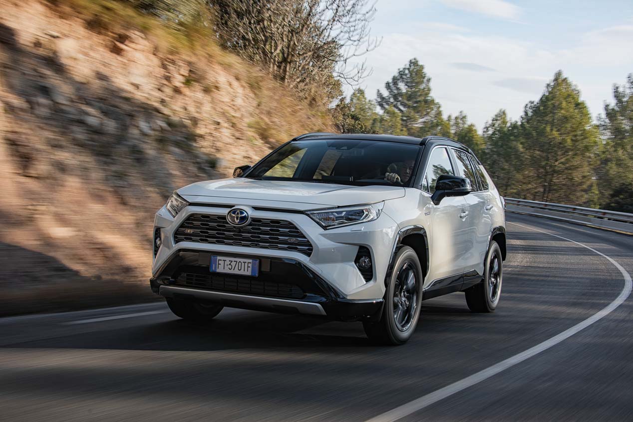 Toyota RAV4 2019, así va el SUV híbrido más eficiente