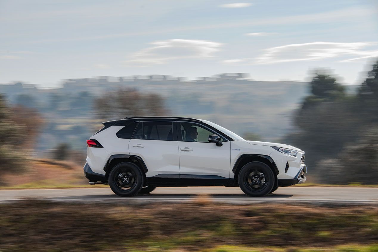 Toyota RAV4 2019, así va el SUV híbrido más eficiente