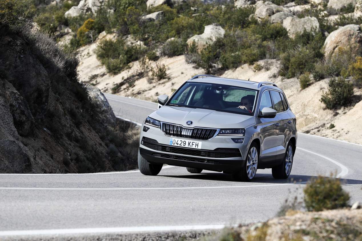 Comparativa SUV de gasolina: Nissan Qashqai DIG-T vs Skoda Karoq TSI