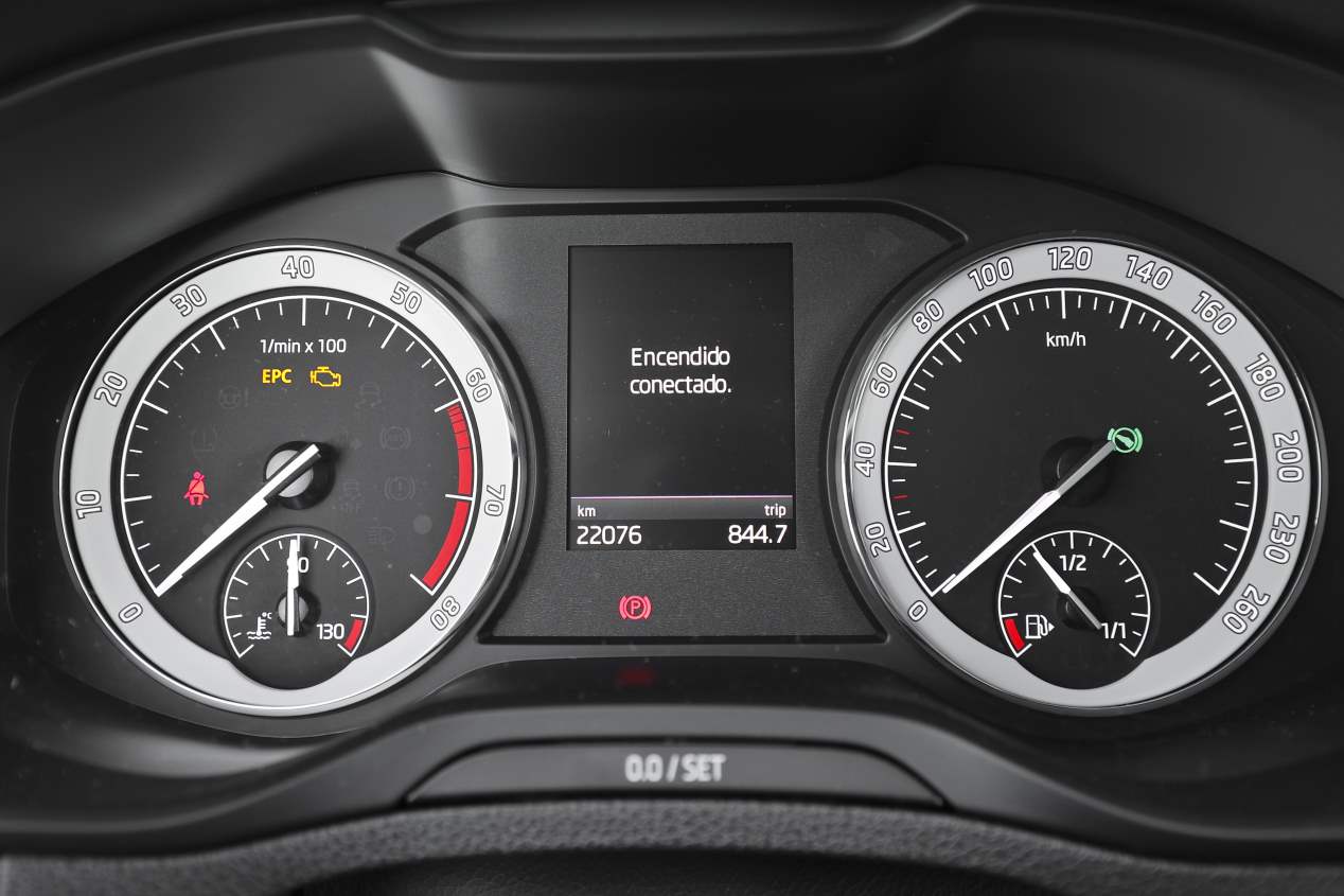 Comparativa SUV de gasolina: Nissan Qashqai DIG-T vs Skoda Karoq TSI