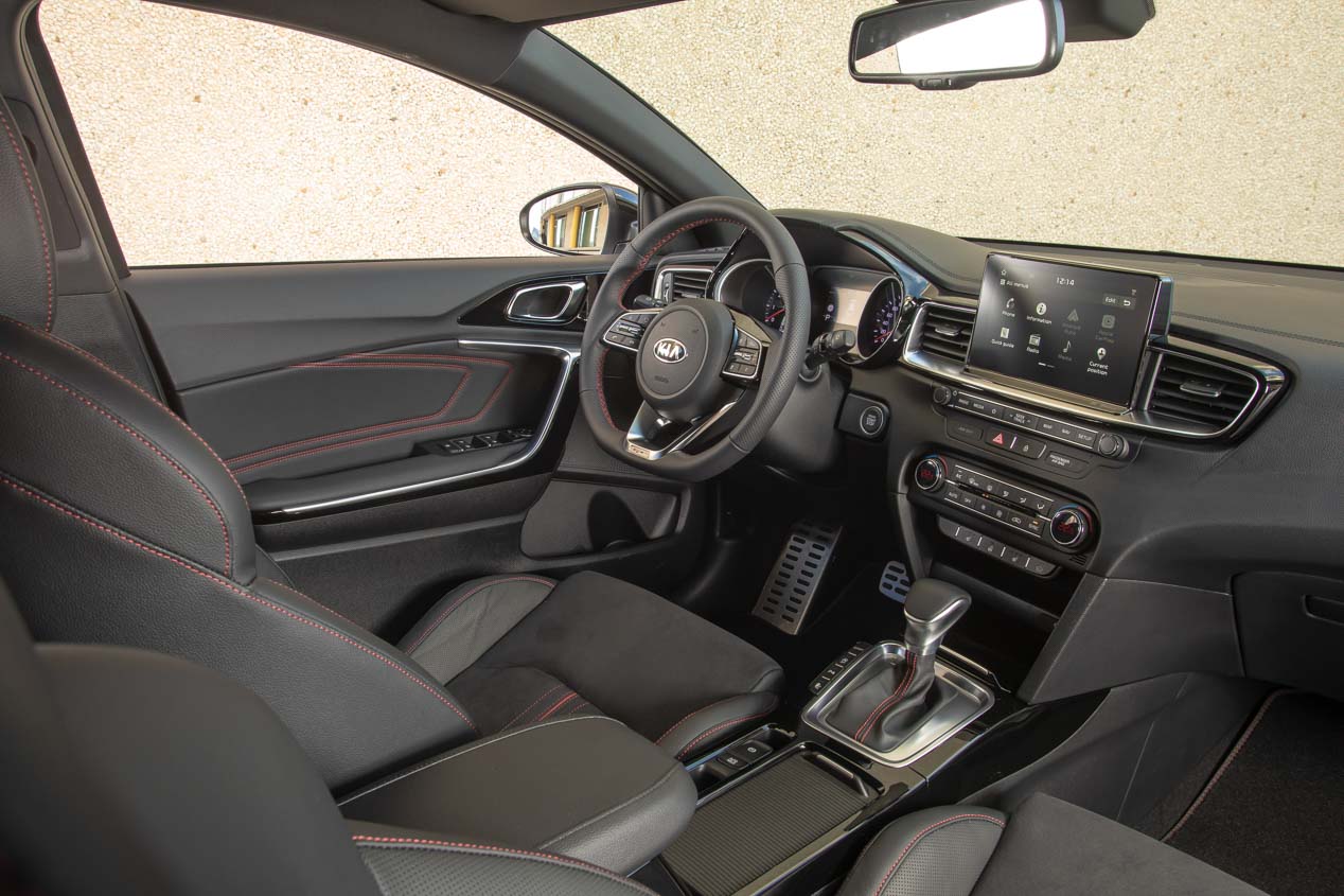 Kia Ceed GT: conducimos en circuito el deportivo compacto de Kia 
