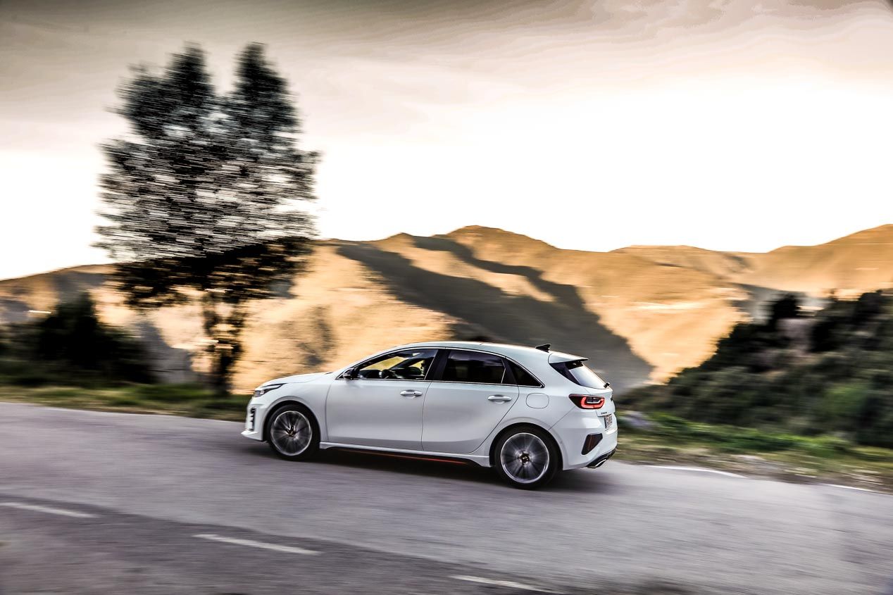 Kia Ceed GT: conducimos en circuito el deportivo compacto de Kia 