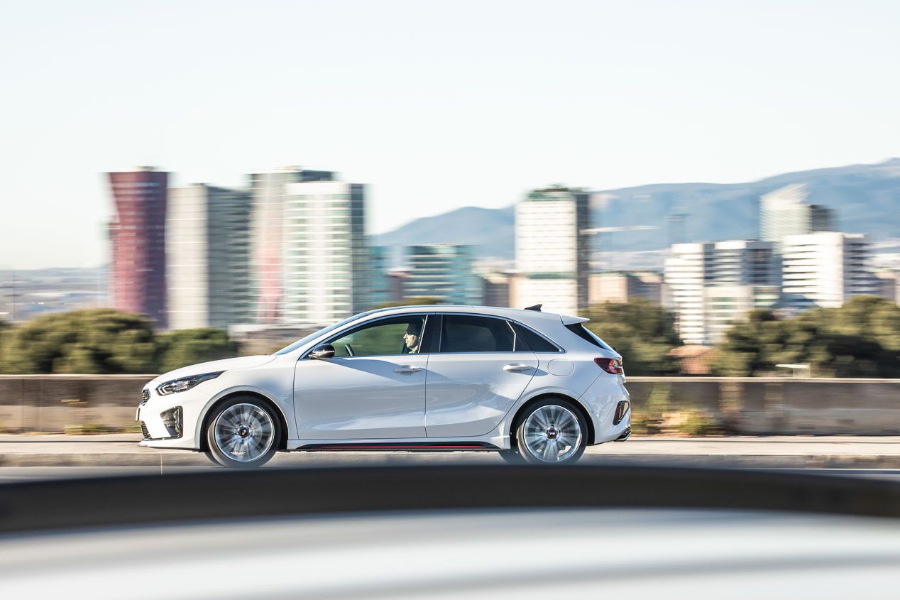 Kia Ceed GT: conducimos en circuito el deportivo compacto de Kia 