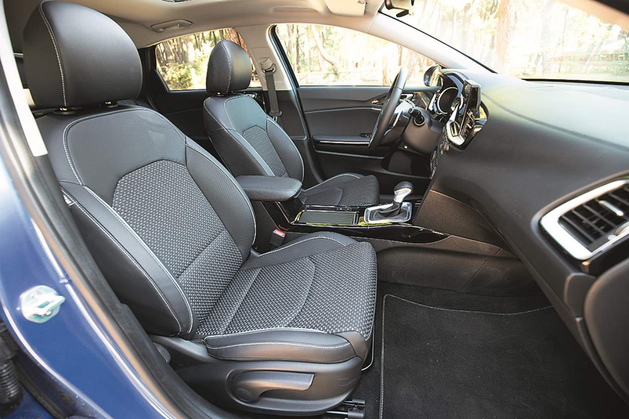 Comparativa Diesel: Kia Ceed 1.6 CRDi vs Peugeot 308 1.5 BlueHDI