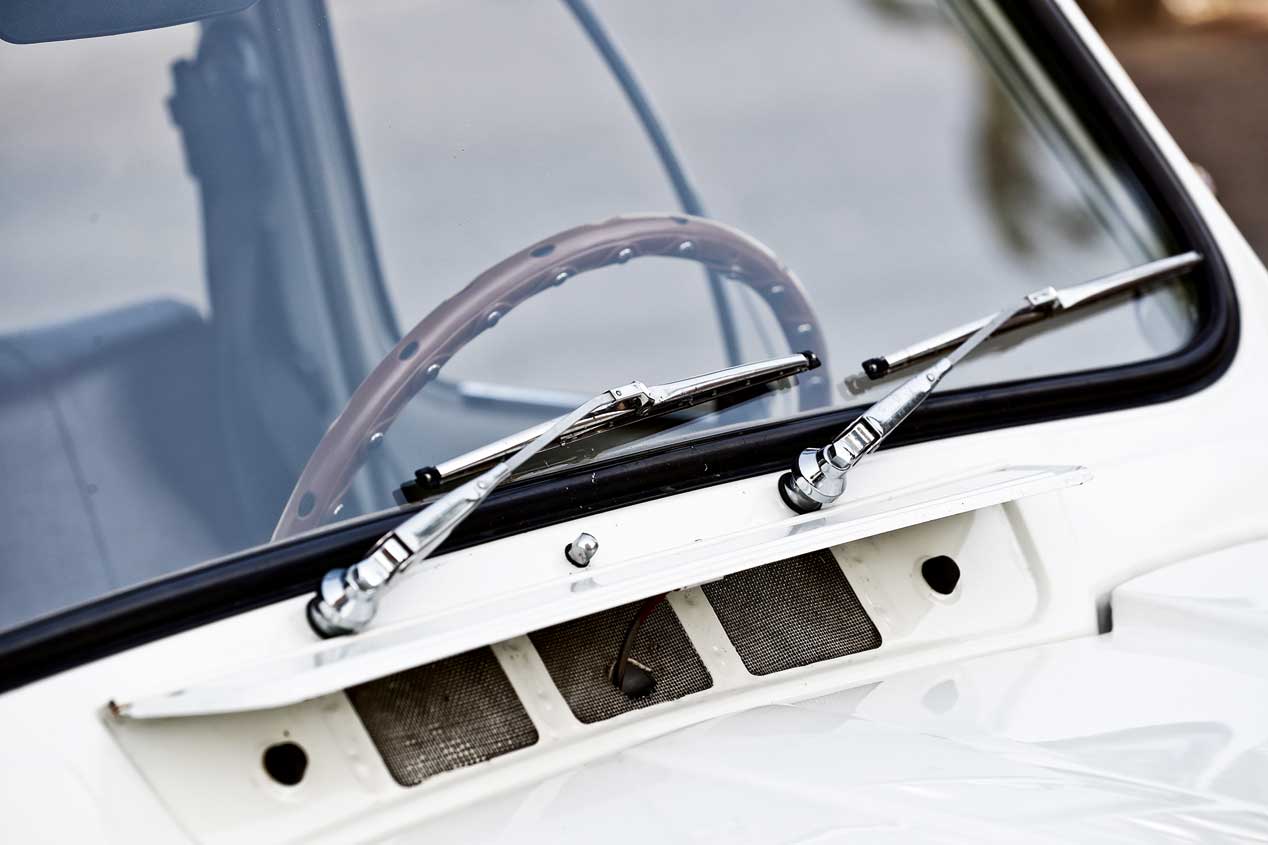 Tres coches que cambiaron el automóvil español: Seat 600, Citroën 2 CV y Renault 4