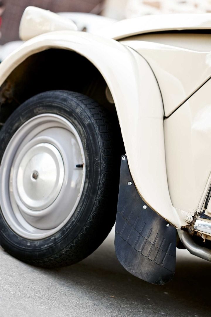 Tres coches que cambiaron el automóvil español: Seat 600, Citroën 2 CV y Renault 4