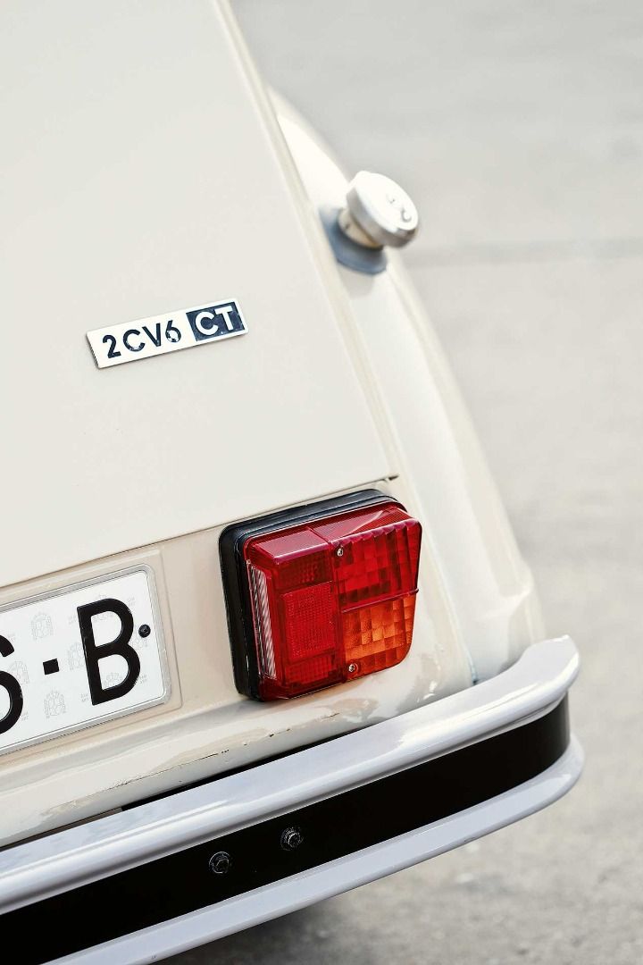 Tres coches que cambiaron el automóvil español: Seat 600, Citroën 2 CV y Renault 4